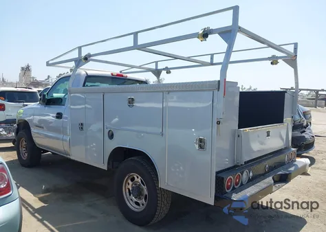 2004 GMC Sierra C2500 Heavy Duty from USA, damaged, VIN 1GDHC24U94E363663